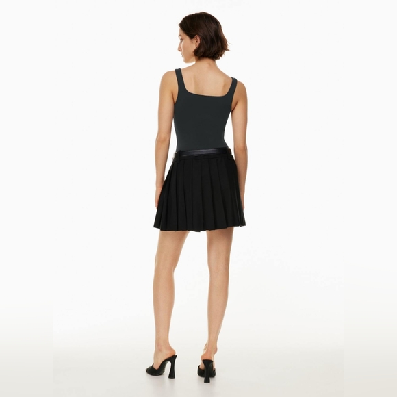 Babaton Contour Tank Bodysuit. Size L - Picture 2 of 12